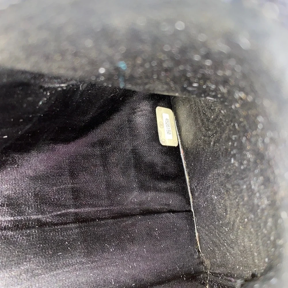 Authentic CHANEL Long Caviar Leather CC Bifold Wallet - Picture 13 of 17